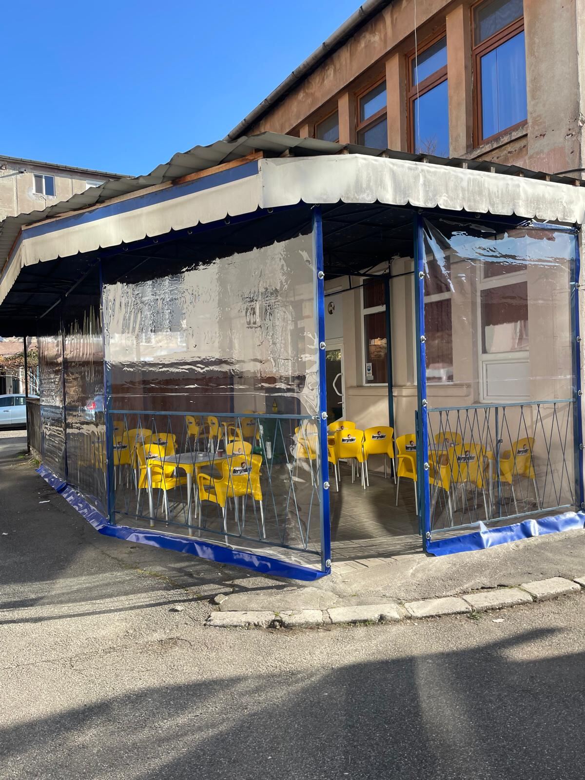 Închidere terasă cu folie fixă, exterior
